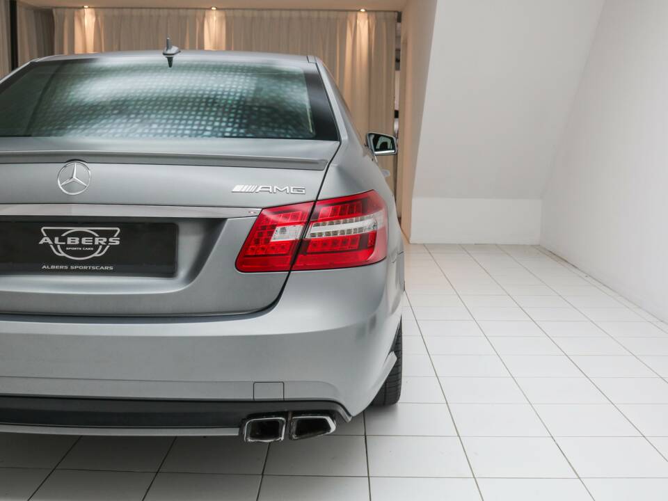 Bild 18/19 von Mercedes-Benz E 63 AMG (2009)