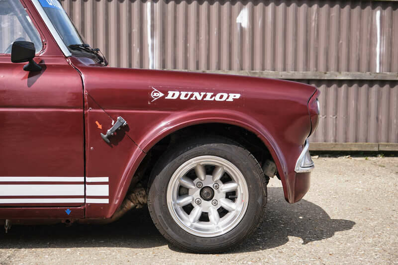Image 43/50 of Ford Anglia (1965)