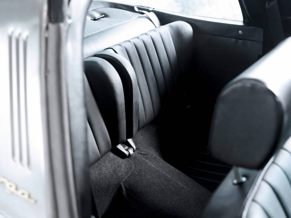 Bild 34/50 von Porsche 911 2.4 T (1971)