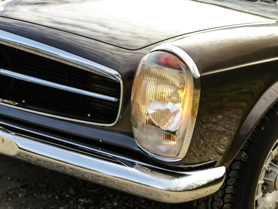 Image 10/21 de Mercedes-Benz 280 SL (1969)