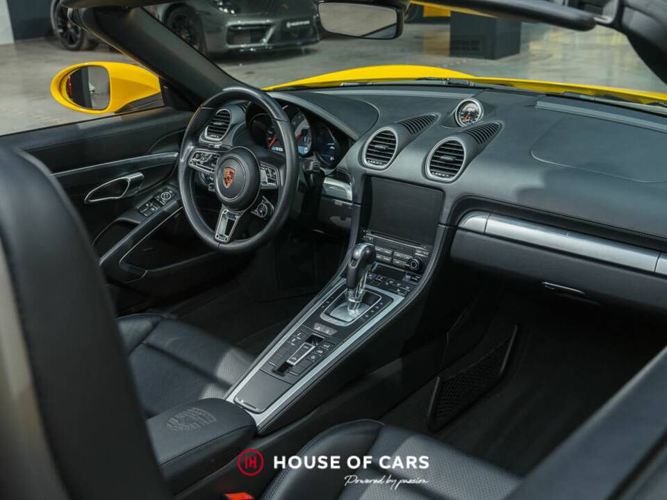 Image 18/25 of Porsche 718 Boxster S (2016)