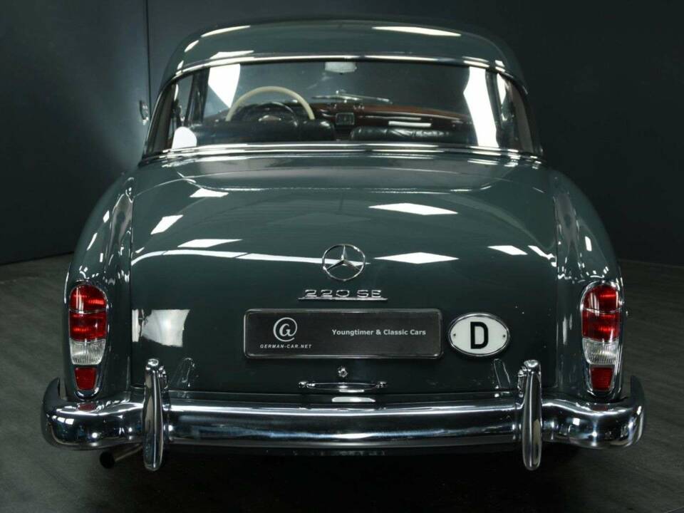 Bild 6/49 von Mercedes-Benz 220 SE (1960)
