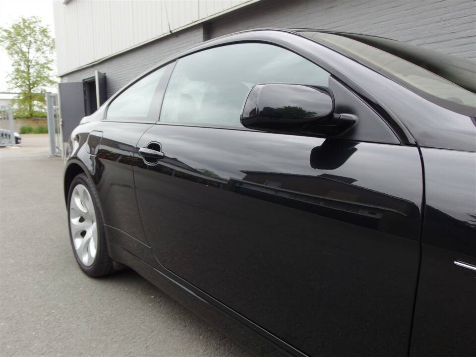 Image 30/97 de BMW 645Ci (2004)