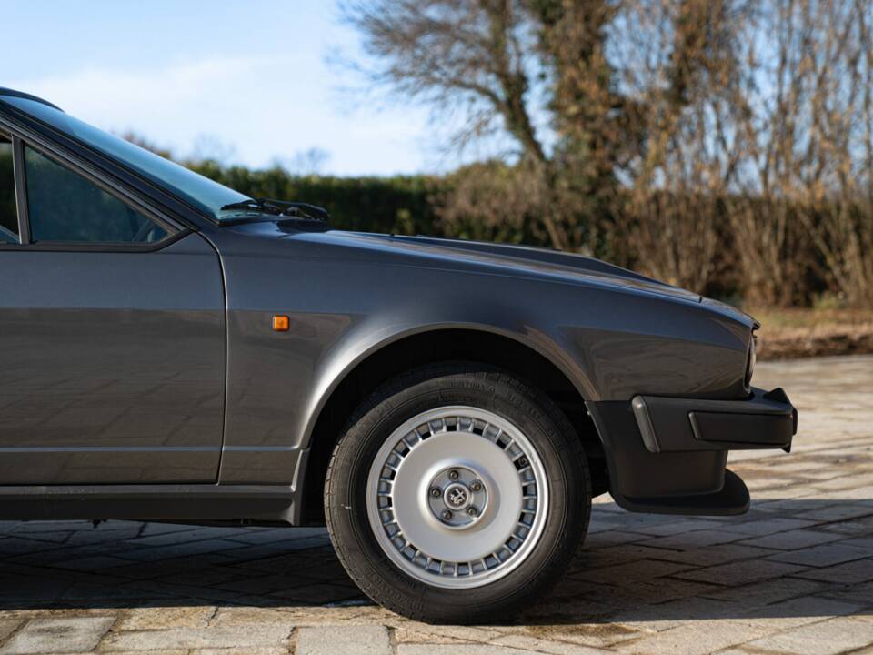Bild 16/50 von Alfa Romeo GTV 6 2.5 (1981)