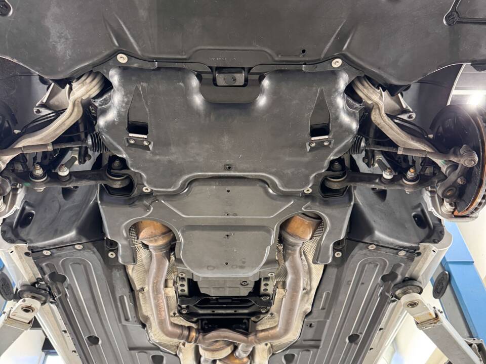 Image 44/72 of Mercedes-Benz E 55 AMG (2002)