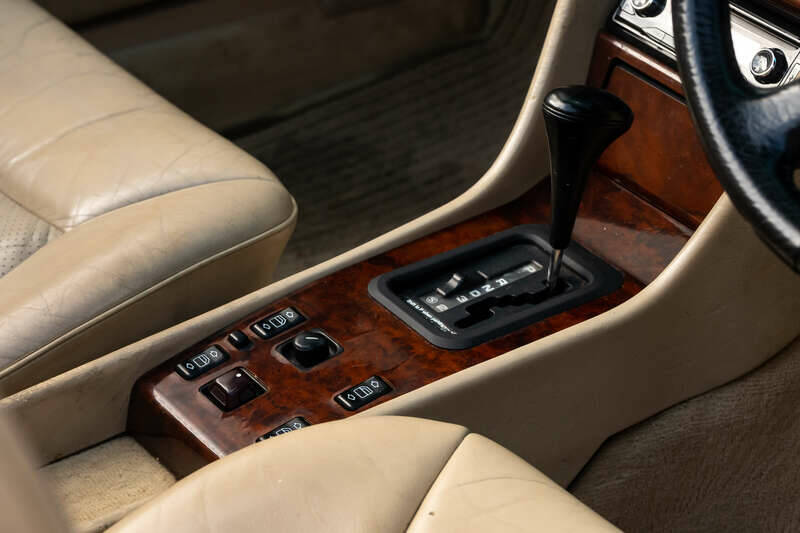 Immagine 47/50 di Mercedes-Benz E 320 (1994)