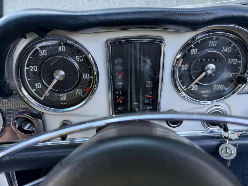 Bild 26/50 von Mercedes-Benz 280 SL (1969)