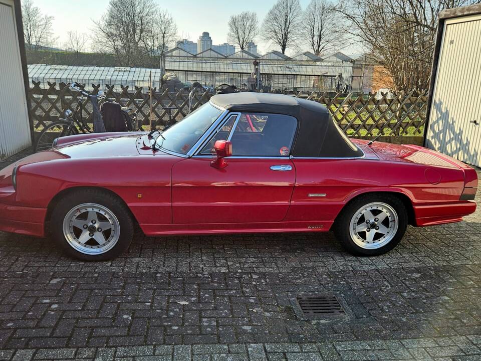 Image 3/11 of Alfa Romeo 1.6 Spider (1989)