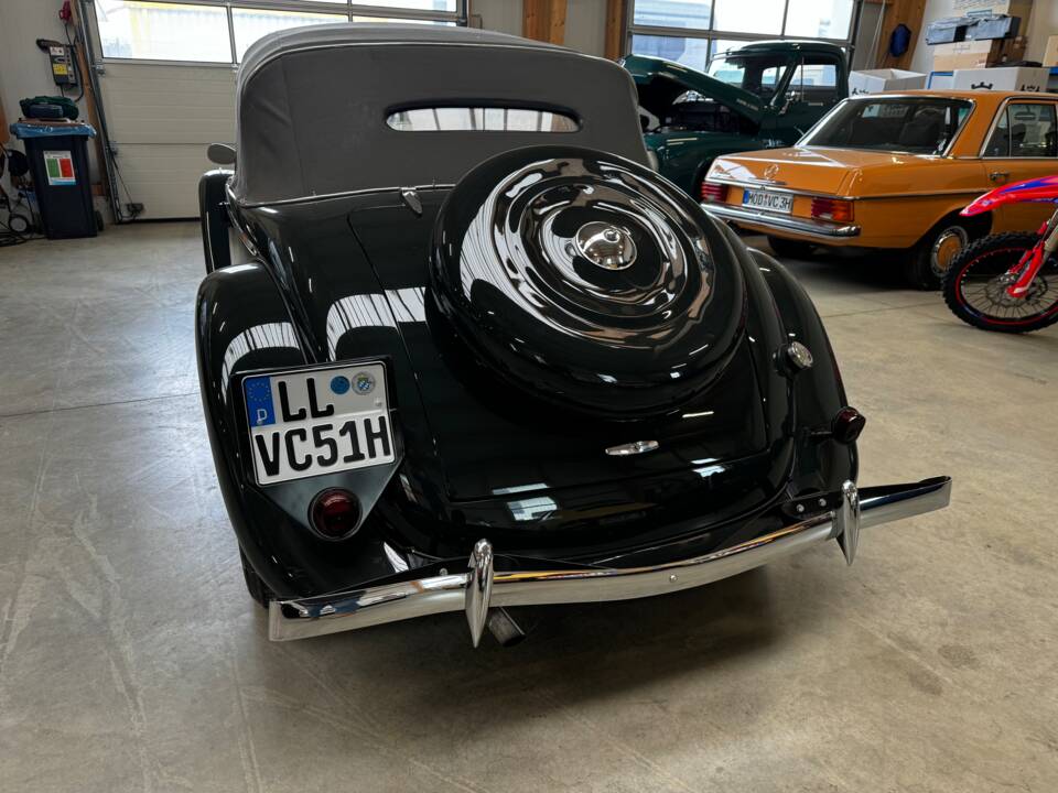 Image 8/40 of Citroën Traction Avant 11 BL (1951)