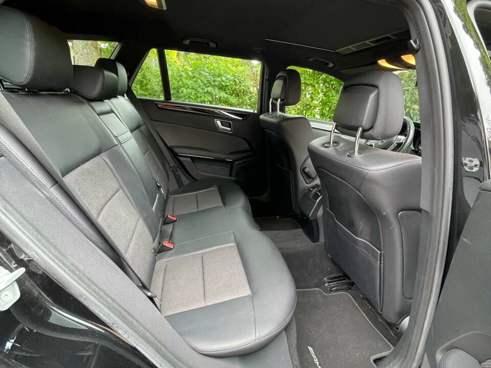 Bild 9/16 von Mercedes-Benz E 200 Kompressor T (2011)
