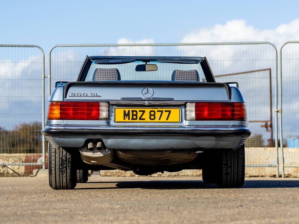 Image 7/47 of Mercedes-Benz 300 SL (1987)