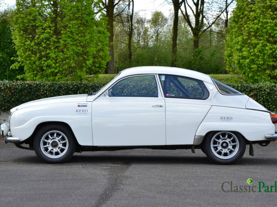 Image 2/46 of Saab 96 V4 (1972)