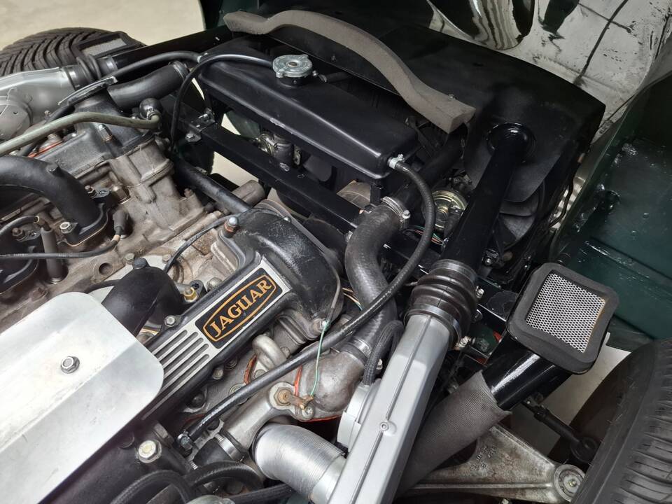 Image 28/29 de Jaguar Type E V12 (1975)