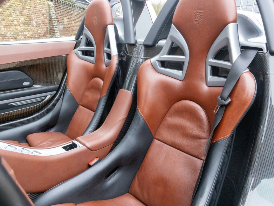 Image 37/50 de Porsche Carrera GT (2005)