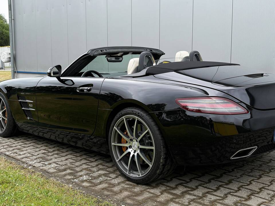 Image 9/28 of Mercedes-Benz SLS AMG Roadster (2012)