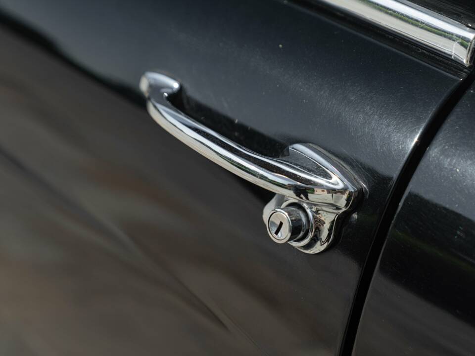 Image 9/50 of Mercedes-Benz 190 SL (1955)
