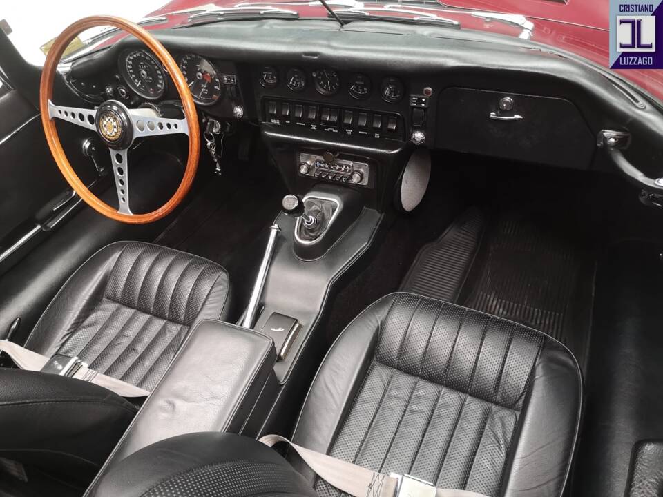 Image 16/77 of Jaguar XK-E (1969)