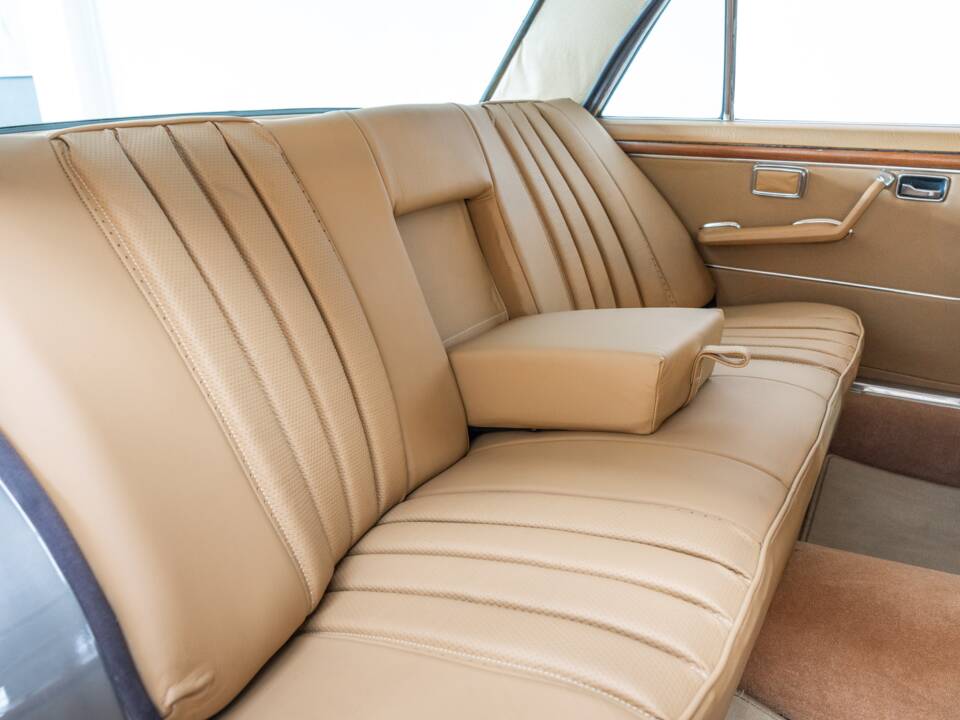 Bild 19/32 von Mercedes-Benz 300 SEL 3.5 (1970)