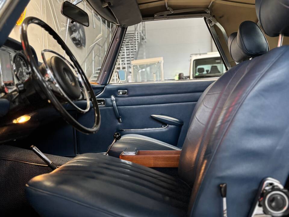 Immagine 7/25 di Mercedes-Benz 280 SL (1968)