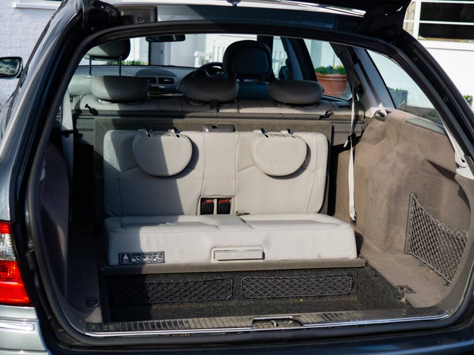 Immagine 23/25 di Mercedes-Benz E 280 CDI T (2009)