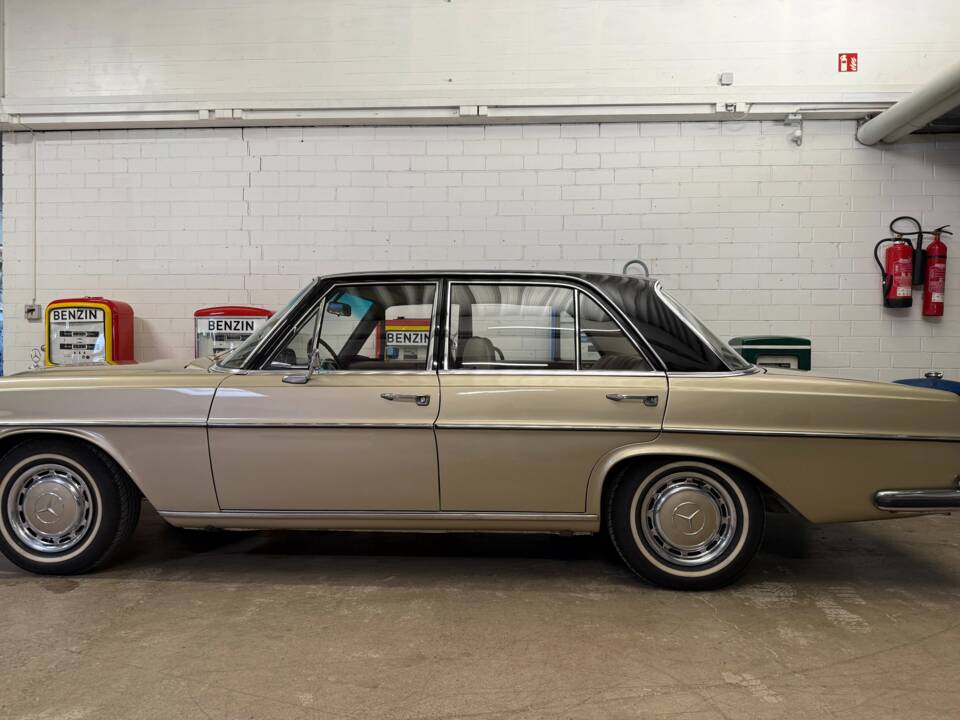 Bild 1/17 von Mercedes-Benz 280 SE (1971)