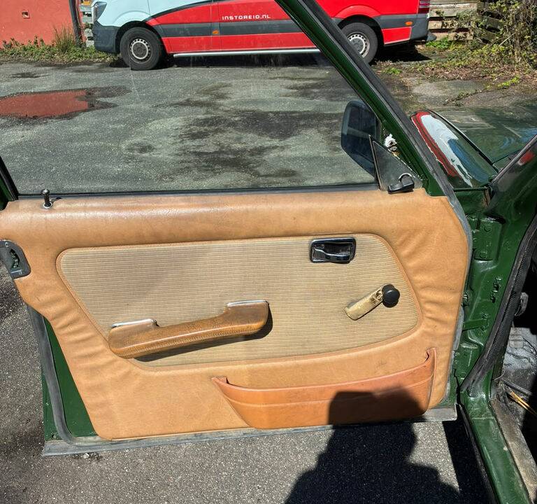 Bild 5/8 von Mercedes-Benz 300 TD (1983)