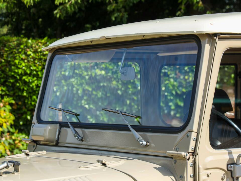 Bild 8/50 von Toyota Land Cruiser BJ 40 (1977)