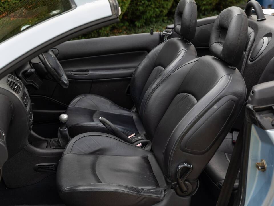 Immagine 20/40 di Peugeot 206 CC 1.6 16V (2003)