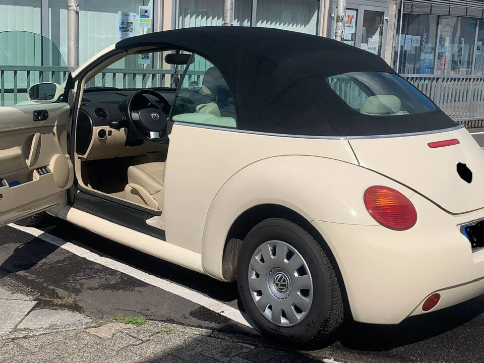 Image 3/9 of Volkswagen New Beetle 1.6 (2005)