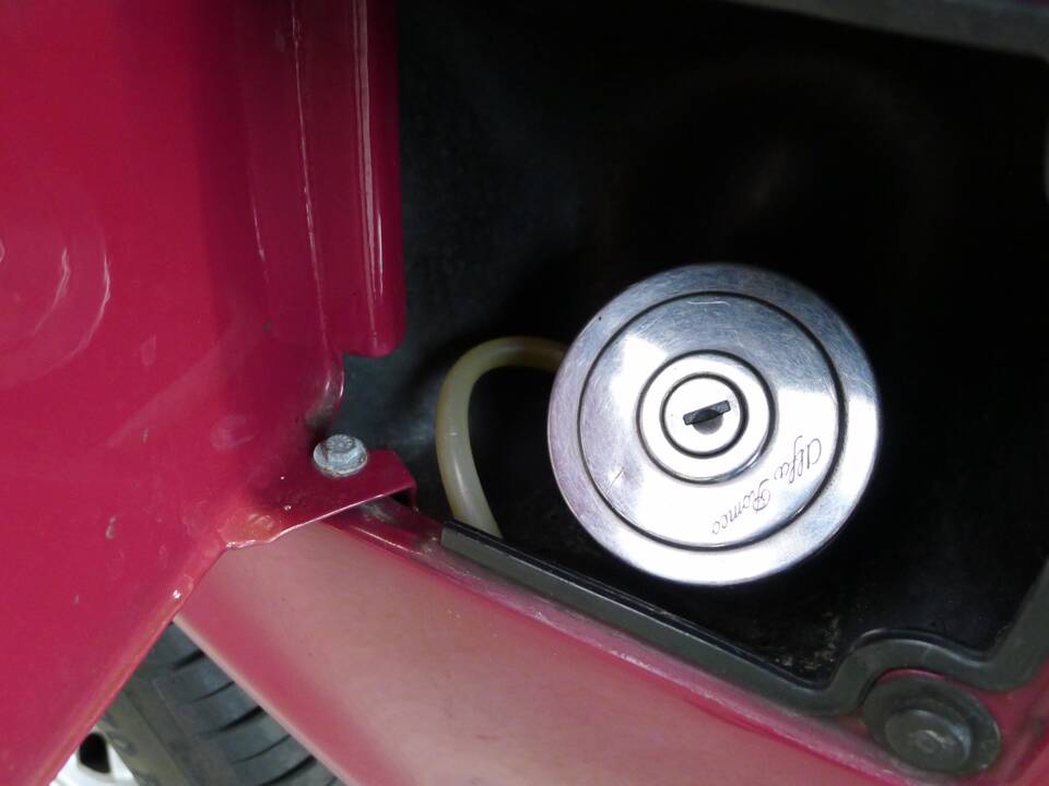 Bild 14/36 von Alfa Romeo 2000 GT Veloce (1975)