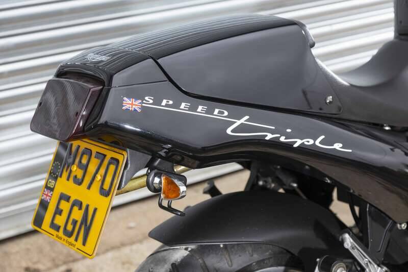 Image 16/37 of Triumph Speed Triple (1995)