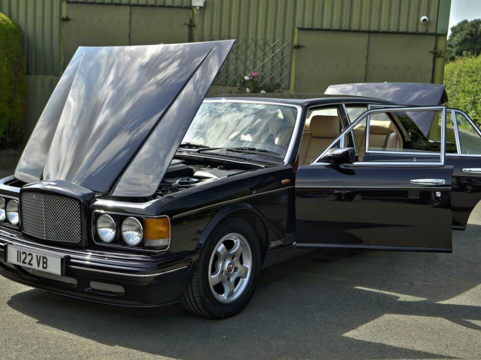 Image 15/50 of Bentley Turbo RT (1997)