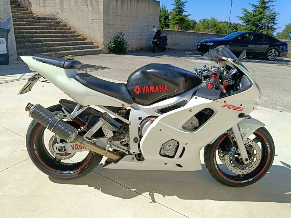 Image 5/47 of Yamaha DUMMY (2000)