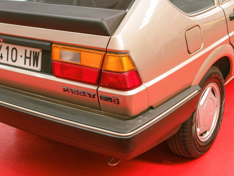 Afbeelding 9/37 van Volkswagen Passat 2.0 (1987)