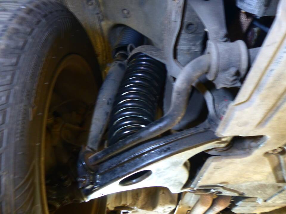 Afbeelding 37/63 van Mercedes-Benz 230 CE (1988)