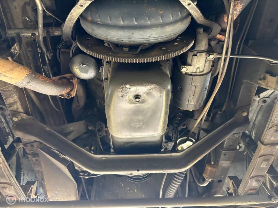 Image 47/50 of Chevrolet G-10 Van (1965)