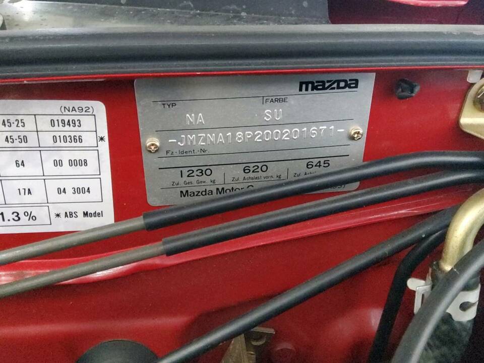 Image 30/56 de Mazda MX-5 1.8 (1995)