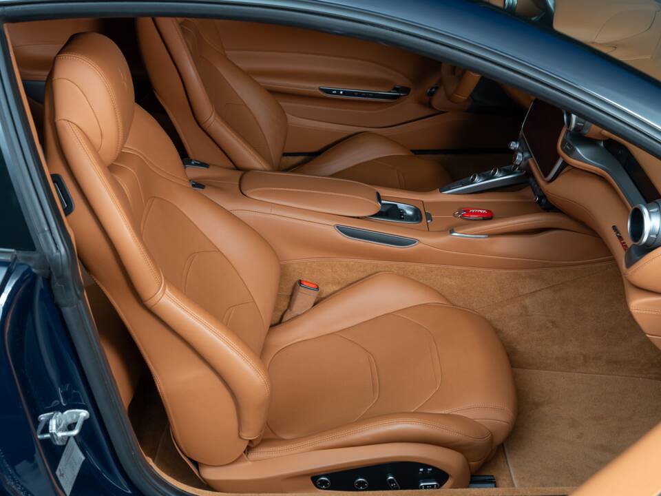 Bild 14/38 von Ferrari GTC4Lusso (2017)