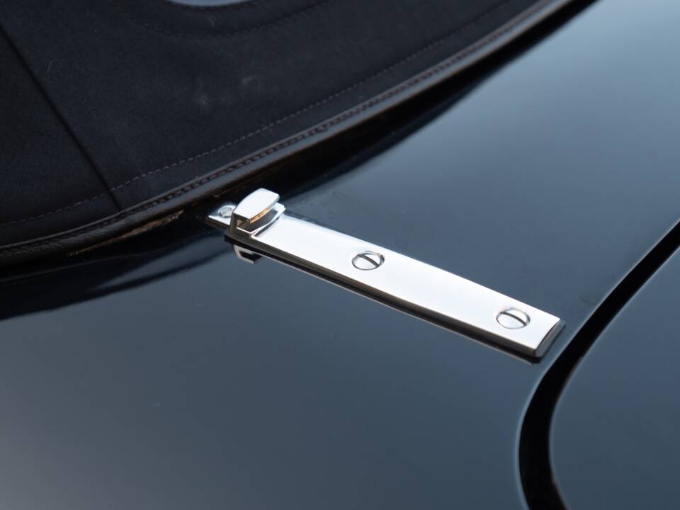 Image 14/51 of Alfa Romeo 1600 Spider Duetto (1966)