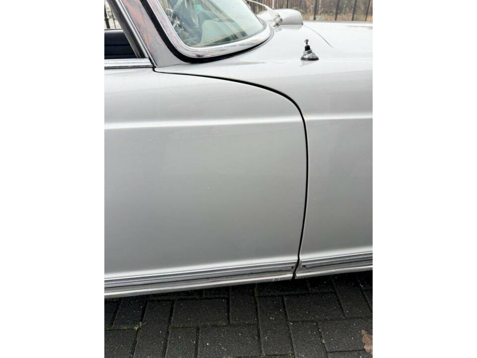 Image 14/36 of Mercedes-Benz 280 SL (1969)