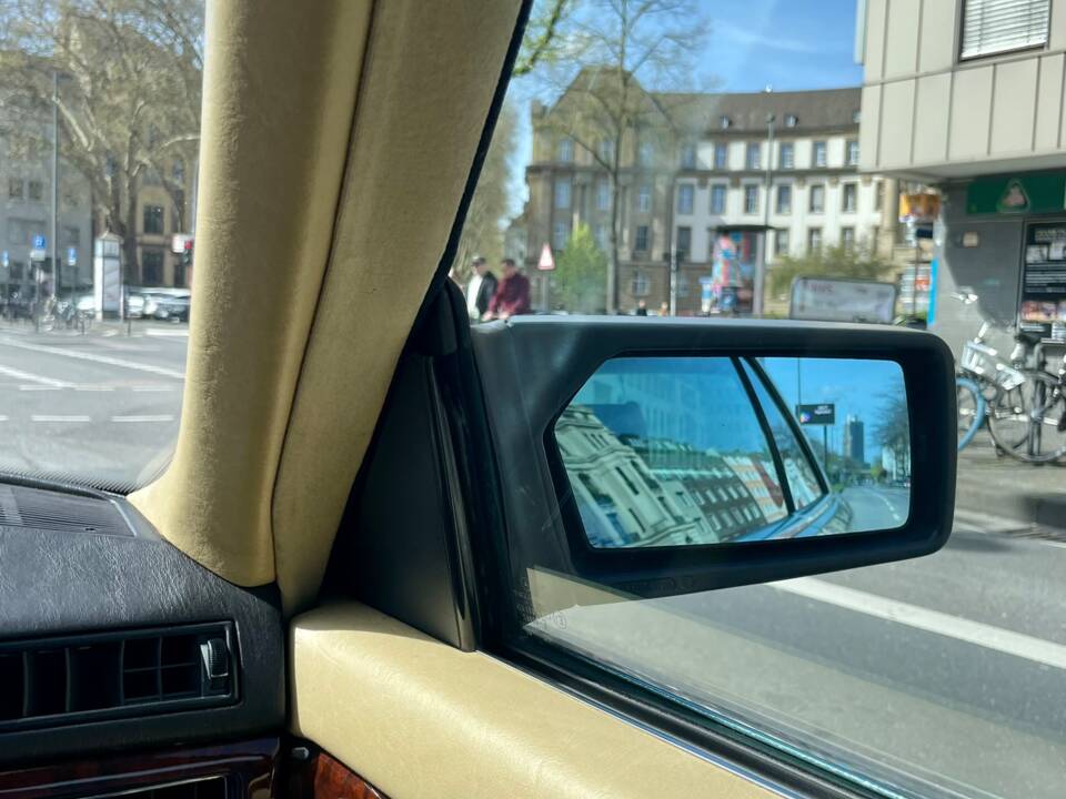 Bild 64/65 von Mercedes-Benz 380 SEC (1983)