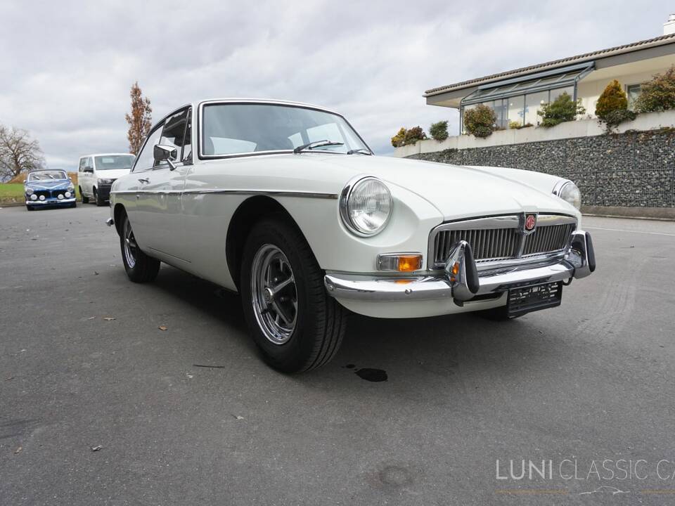 Image 12/54 de MG MGB GT (1974)