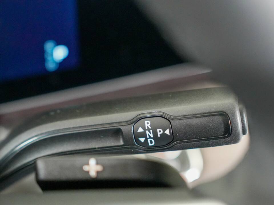 Image 31/50 de Mercedes-Benz V 300 d (2025)