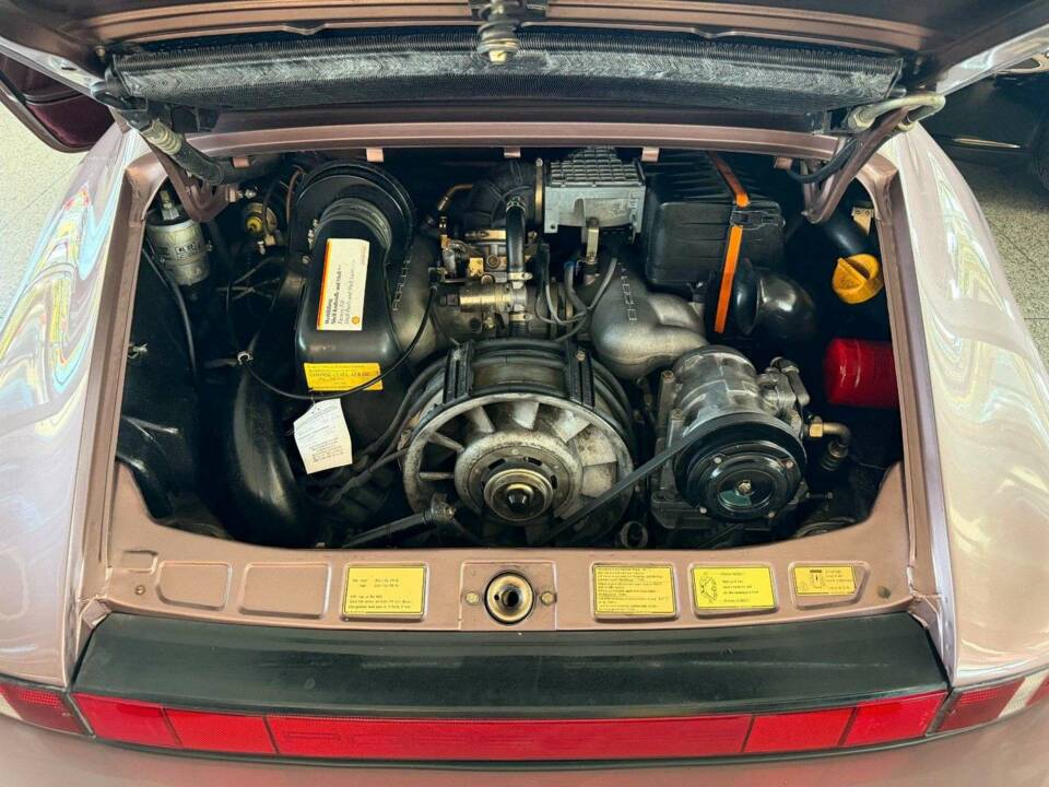 Afbeelding 28/41 van Porsche 911 Carrera 3.2 (WTL) (1987)
