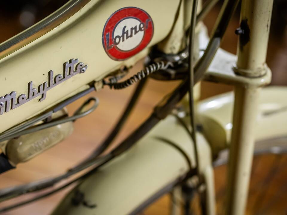 Imagen 7/12 de Lohner Motobécane Mobylette AV44 (1900)