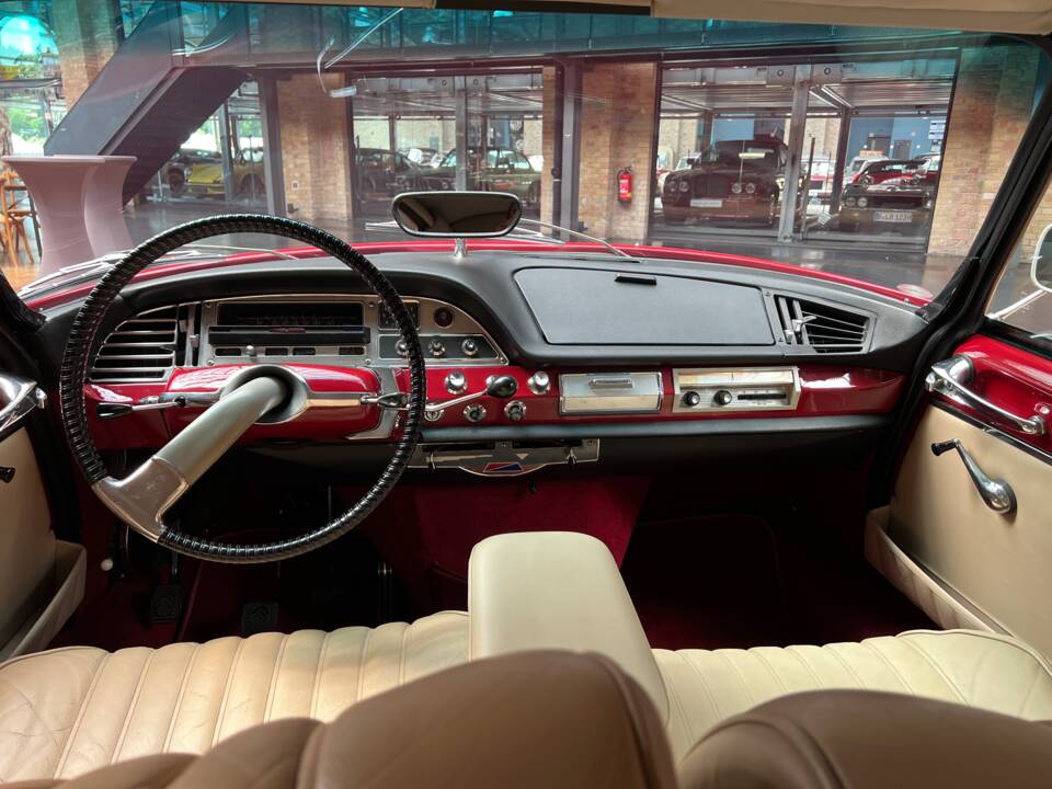 Image 23/37 of Citroën ID 19 (1967)