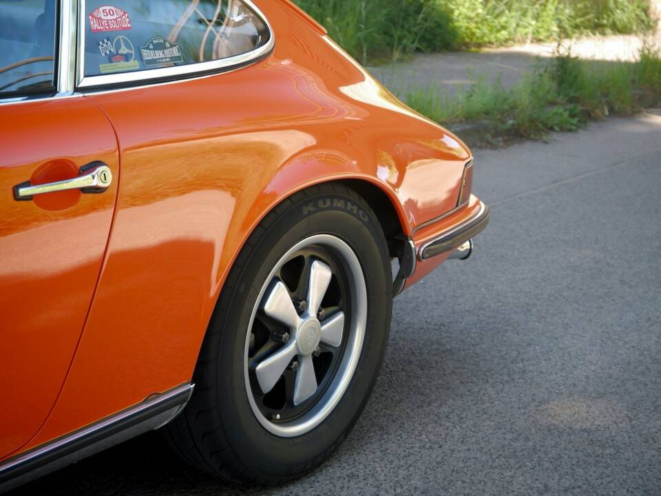 Image 13/50 de Porsche 911 2.4 S (1900)