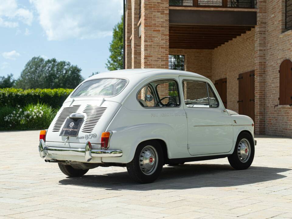 Immagine 7/50 di Abarth Fiat 850 TC (1963)