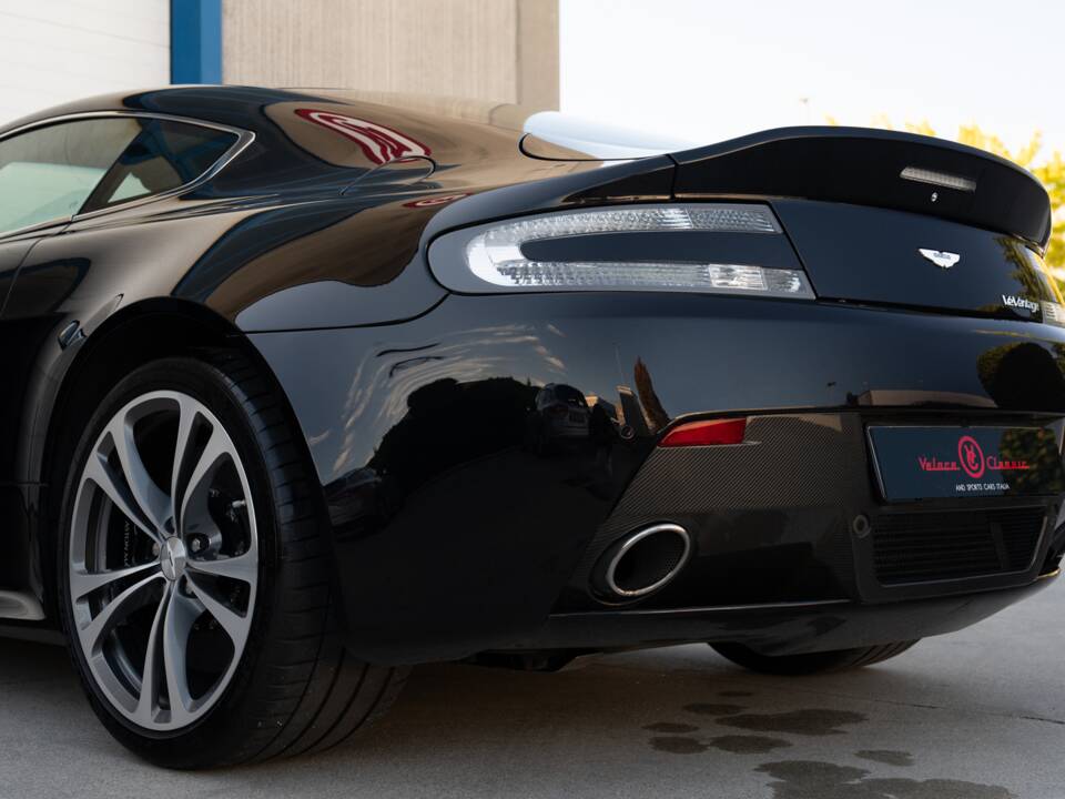 Image 27/83 de Aston Martin V12 Vantage (2009)
