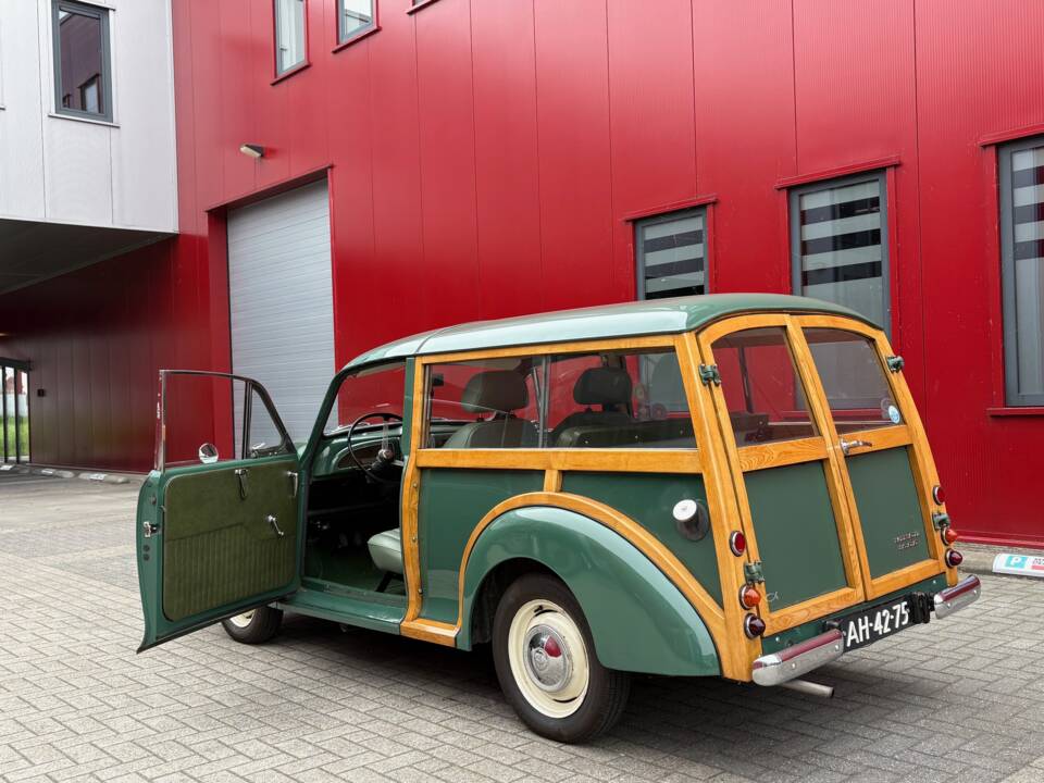 Image 4/16 of Morris Minor 1000 Traveller (1965)